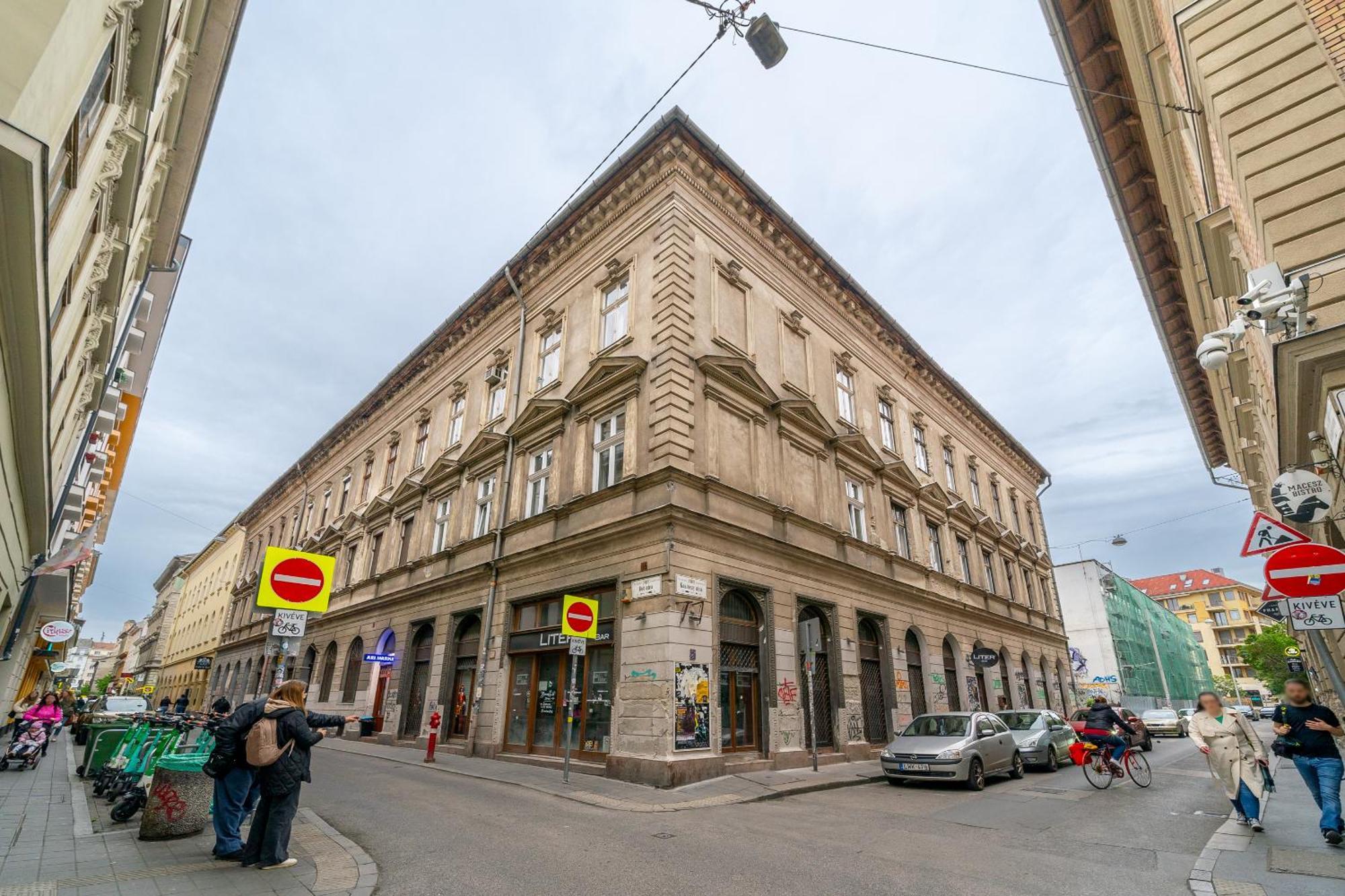 Azure Oasis In The Heart Of The City Budapest Exterior foto